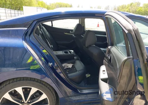 2017 Nissan Maxima 3.5 Sr from USA, damaged, VIN 1N4AA6AP2HC383178